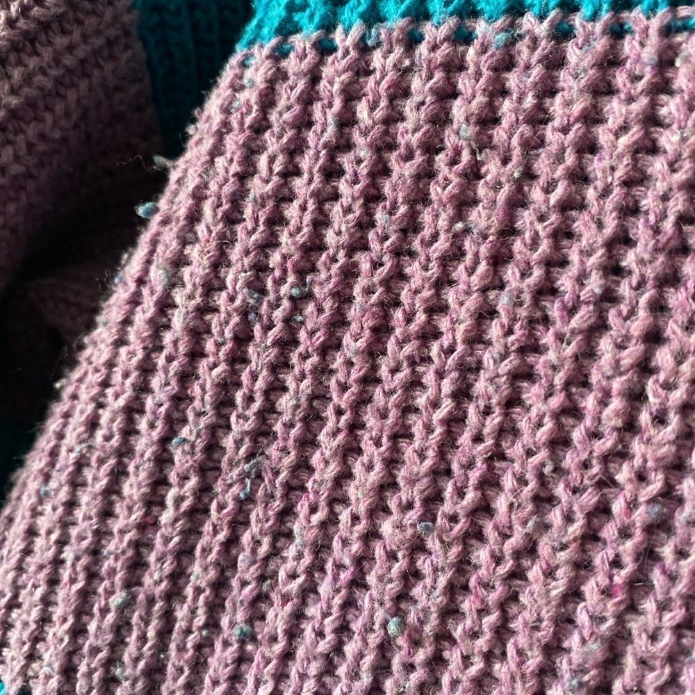 Colour-Block Drop Shoulder Ribbed Knit Sweater✨ - Picture 2 of 3